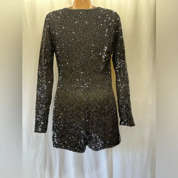 Sequined short jumpsuit, Spirit, sz M, zipper front, long sleeve, black - Picture 2 of 4